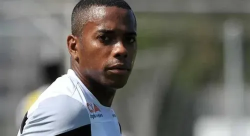 Robinho foi condenado a 9 anos de prisão e pode ser preso a qualquer momento