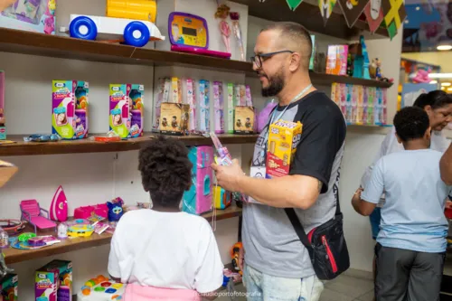 Os brinquedos arrecadados ficarão expostos na loja, localizada no terceiro piso