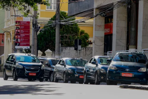 Poderá ser combrada uma taxa de R$ 40,49 por hora parada, em espera