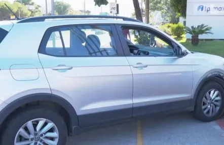 Segundo a PM, um homem que estava em um posto de gasolina, nas proximidades do Barra Garden Shopping, reagiu