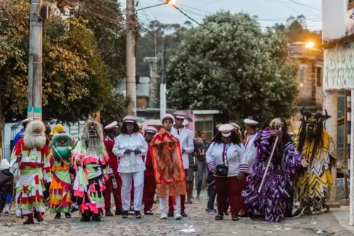 Imagem ilustrativa da imagem Tradição da 'Folia de Reis' segue viva em Magé e São Gonçalo