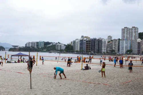 Praia de Icaraí lota no fim de ano