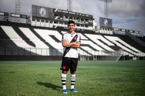 Juan Sforza veio do Newell's Old Boys, da Argentina