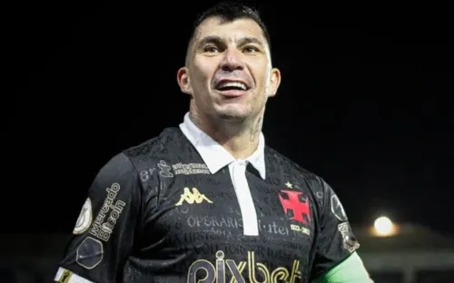 Medel atuou por 34 jogos com a camisa do Vasco