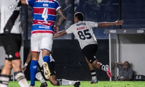 Mateus Carvalho abriu o placar para o Vasco sobre o Fortaleza