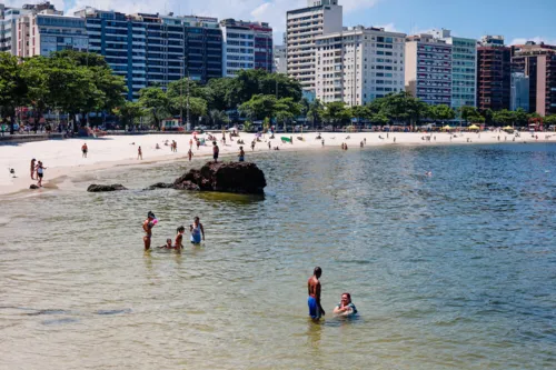 Icaraí está favorável ao mergulho, exceto à esquerda da Pedra de Itapuca, em frente à Praça Getúlio Vargas e em frente à Rua Otávio Carneiro