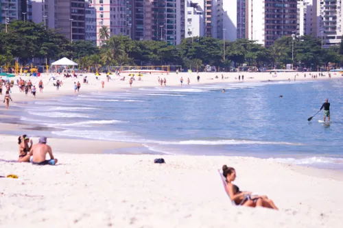 Praias de Icaraí e São Francisco estão impróprias para banho