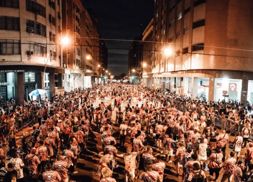 Os ensaios de rua, serão nos dias 10 e 17, às 18h, na Avenida Ernani do Amaral Peixoto, no Centro de Niterói