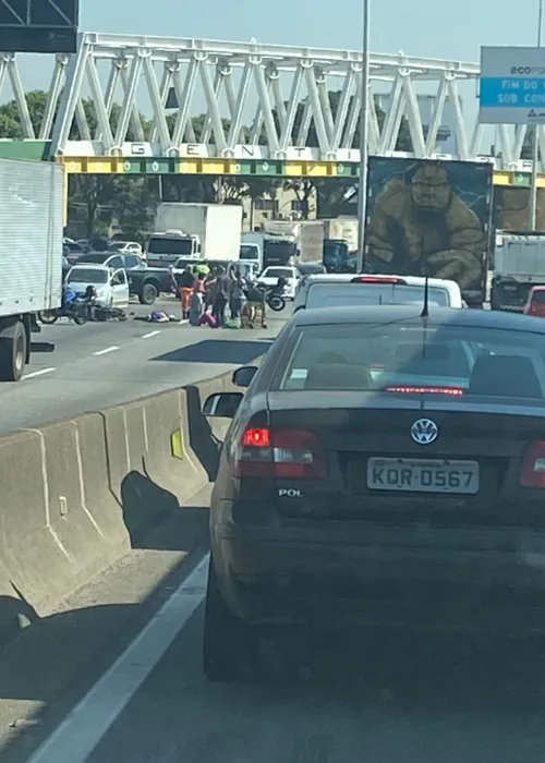 Acesso à Niterói pela Avenida Brasil parcialmente interditada