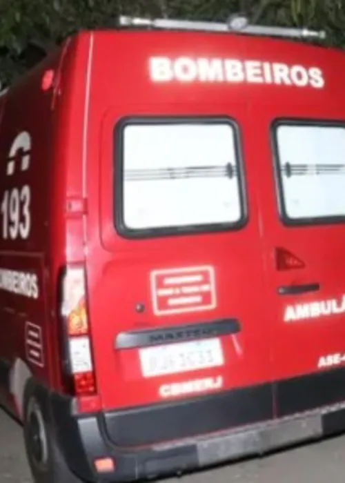 Imagem ilustrativa da imagem Acidente entre ônibus e carro deixa morto e feridos na RJ-106