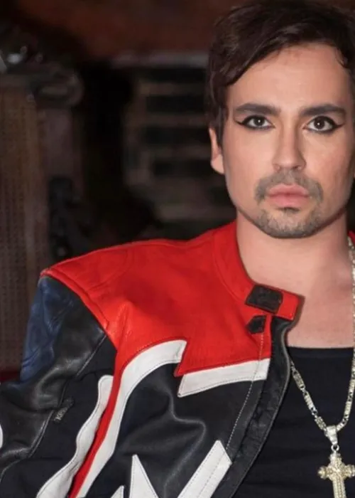 Johnny é reconhecido por luta pelos direitos LGBTQIAPN+