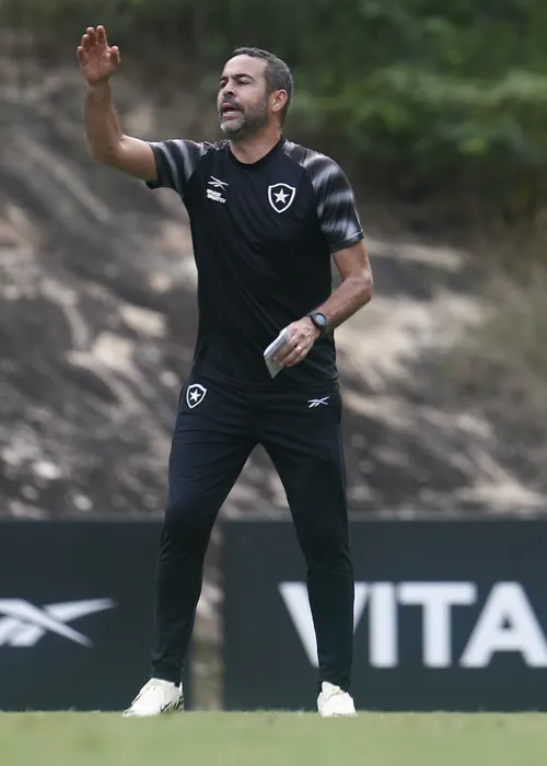 Partida marca estreia do técnico Artur Jorge no comando do Botafogo