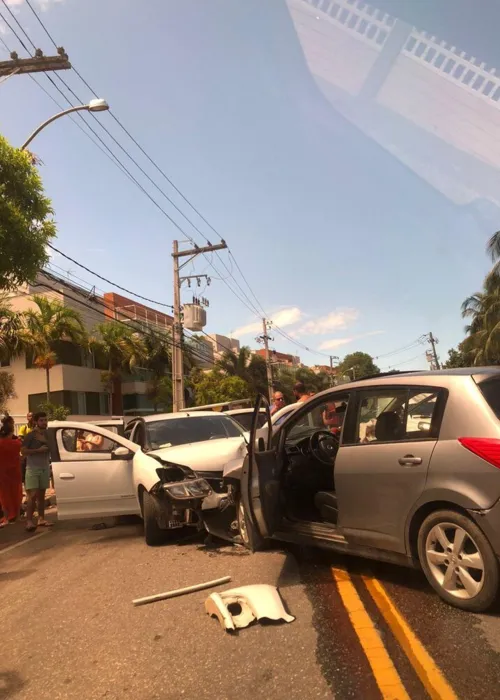 Batida ocorreu em Itacoatiara na manhã deste sábado