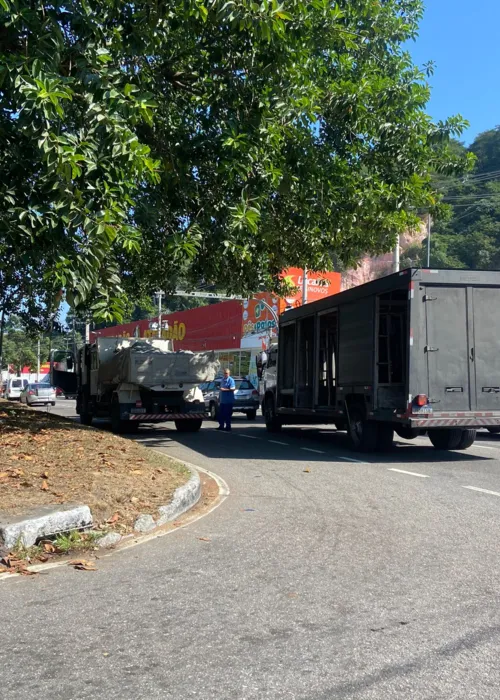 Batida aconteceu por volta das 10h40