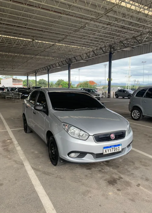 Há dois dias vítima tenta recuperar, sem sucesso, o veículo Fiat Siena prata