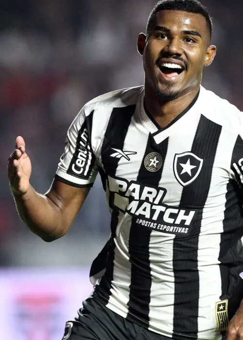 Cuiabano marcou o segundo gol do Botafogo, na primeira etapa de jogo