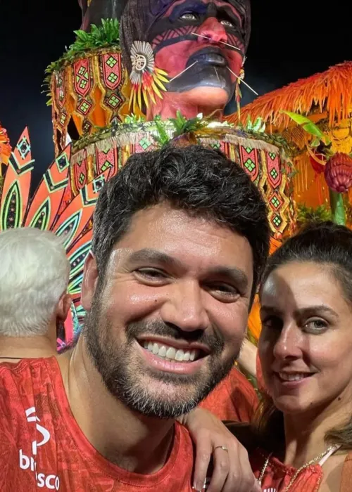 Eles postaram a mesma foto em suas redes sociais