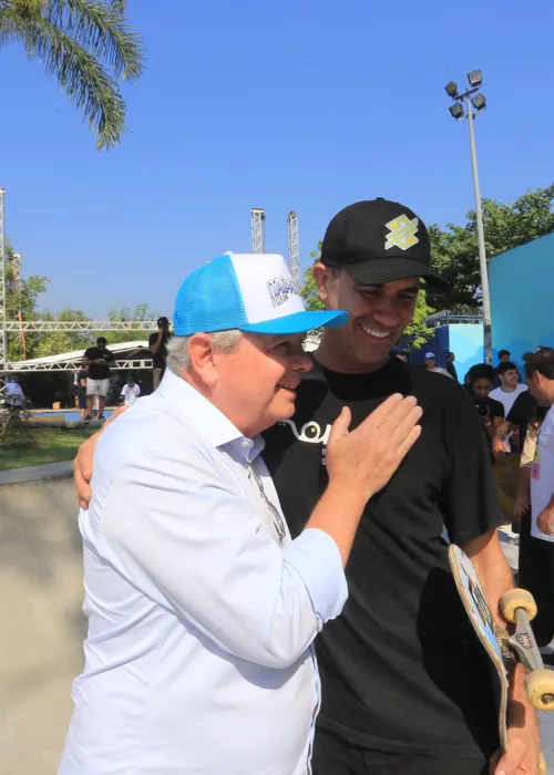 Axel Grael e Bob Burnquist marcaram presença na aula inaugural do 'Skate Cuida'