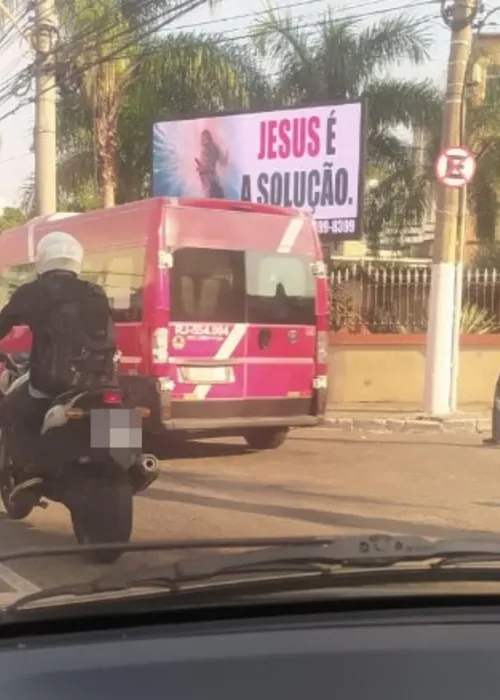 Vans de transporte coletivo devem andar em faixas exclusivas