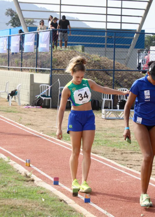 Provas acontecem até às 16h25 deste domingo (19)