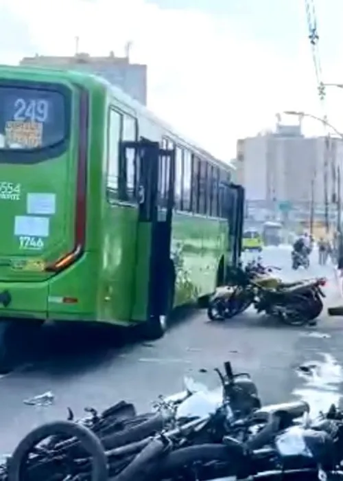 Acidente foi no começo da tarde desta quarta