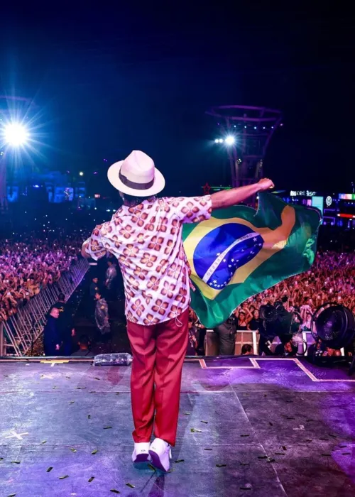 Paes citou a proximidade do show com o  primeiro turno das eleições