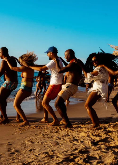 Clipe tem como cenário a Gamboa e o Porto da Barra