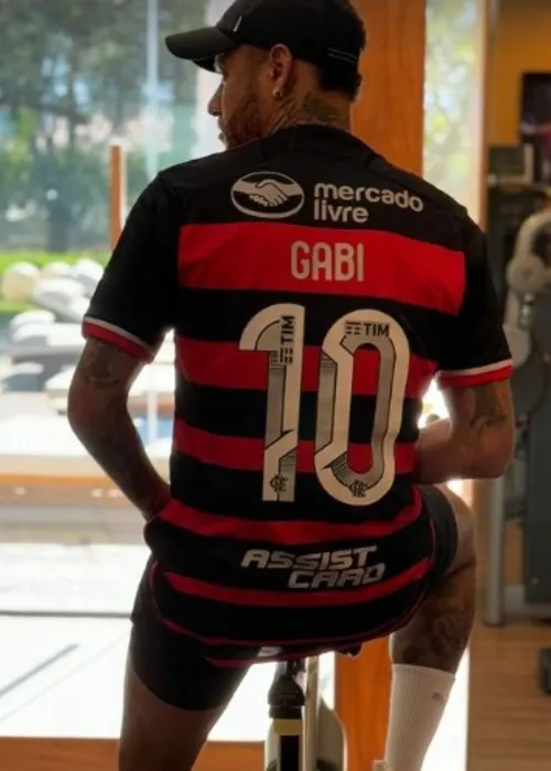 Não é a primeira vez que Ney 'flerta' com o Rubro-Negro