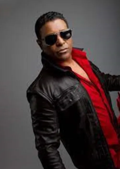 Imagem ilustrativa da imagem Rei do melody, Stevie B fala sobre ídolos brasileiros na música