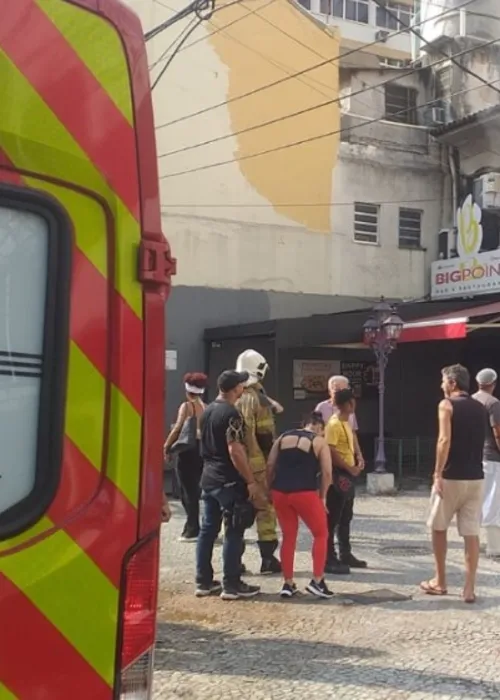 Os bombeiros atuaram no local por cerca de 40 minutos