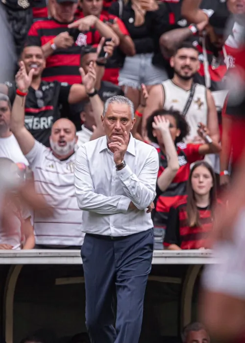 Imagem ilustrativa da imagem Tite exalta atmosfera do Maracanã em vitória do Fla contra o Vasco