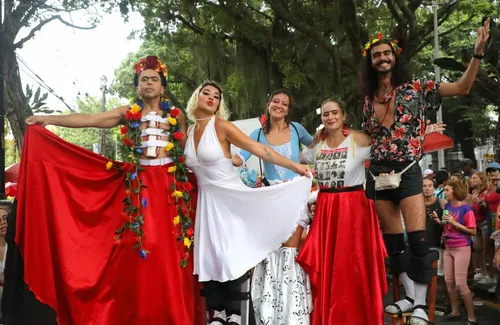 Capacidade criativa e libertária, motivada pelo carnaval, explica parte das tendências carnavalescas