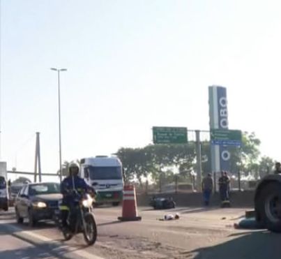 Motociclista morre em frente ao parque gráfico de O Globo