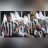 Torcedores foram flagrados fazendo gestos