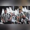 Torcedores foram flagrados fazendo gestos