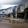 Bombeiros e Defesa Civil vistoriaram o local após o incêndio