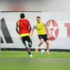 Na fase de grupos, o Mengão foi derrotado por 2 a 1