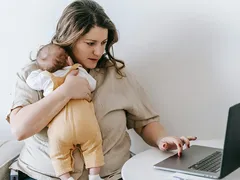 Os desafios em equilibrar trabalho e maternidade