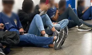 Imagem ilustrativa da imagem Alunos se protegem de tiros durante ação policial em Niterói