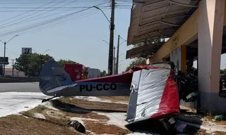 Imagem ilustrativa da imagem Avião cai em Teresina e duas pessoas ficam em estado grave