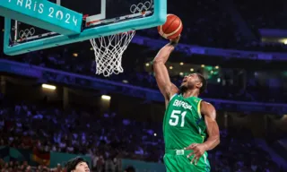 Imagem ilustrativa da imagem Basquete: Brasil vence o Japão e mantém vivo sonho de classificação