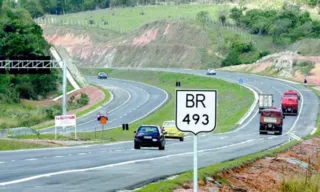 Imagem ilustrativa da imagem Crianças são atropeladas por caminhão na Baixada; uma morreu