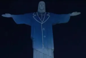 Imagem ilustrativa da imagem Cristo Redentor é 'vestido' de Silvio Santos com microfone e tudo