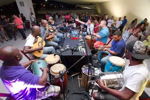 Imagem ilustrativa da imagem É de graça! Roda de Samba agita Niterói neste domingo