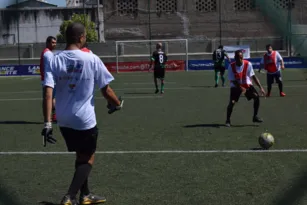 Imagem ilustrativa da imagem Ex-jogadores do Vasco participam de evento solidário em Niterói