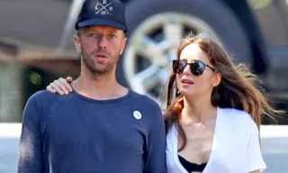 Imagem ilustrativa da imagem Fake! Dakota Johnson desmente término com Chris Martin