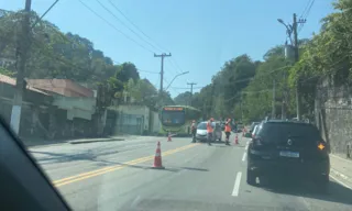 Imagem ilustrativa da imagem Feridos após acidente entre quatro veículos em Niterói