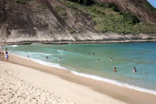 Imagem ilustrativa da imagem Identificado homem que morreu após cair no mar em praia de Niterói