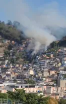 Imagem ilustrativa da imagem Incêndio consome vegetação em comunidade no Complexo do Alemão