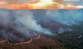 Imagem ilustrativa da imagem Incêndio de grandes proporções atinge Chapada dos Veadeiros